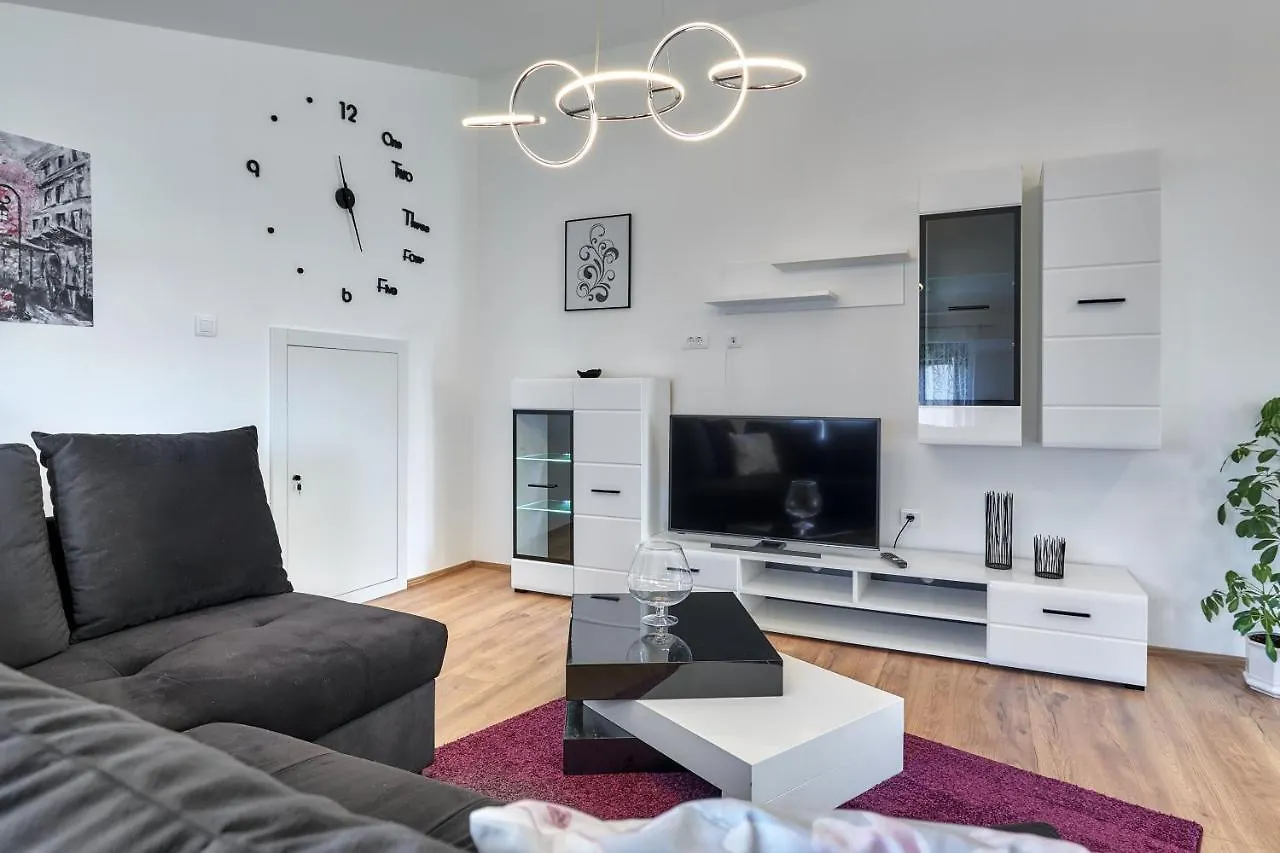Apartment New Apartman Luma Pula City Center Croatia