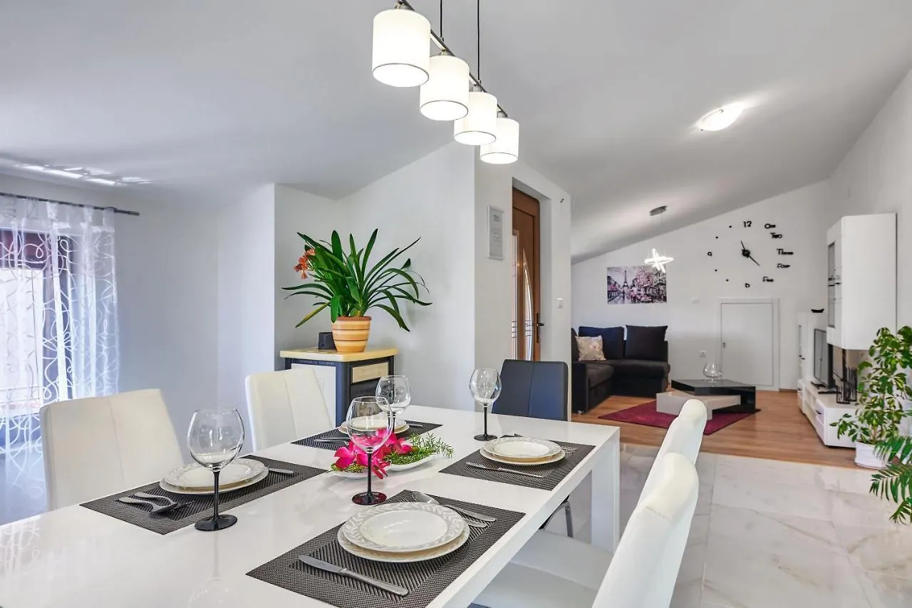 New Apartman Luma Pula City Center Croatia