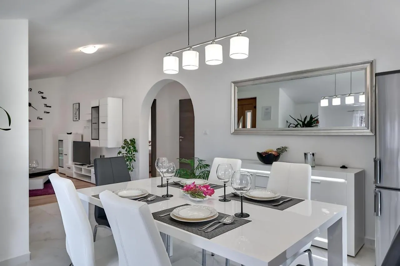 New Apartman Luma Pula City Center